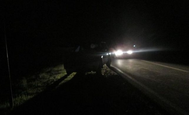 На трассе в Татарстане авто вылетело в кювет, объезжая труп на дороге